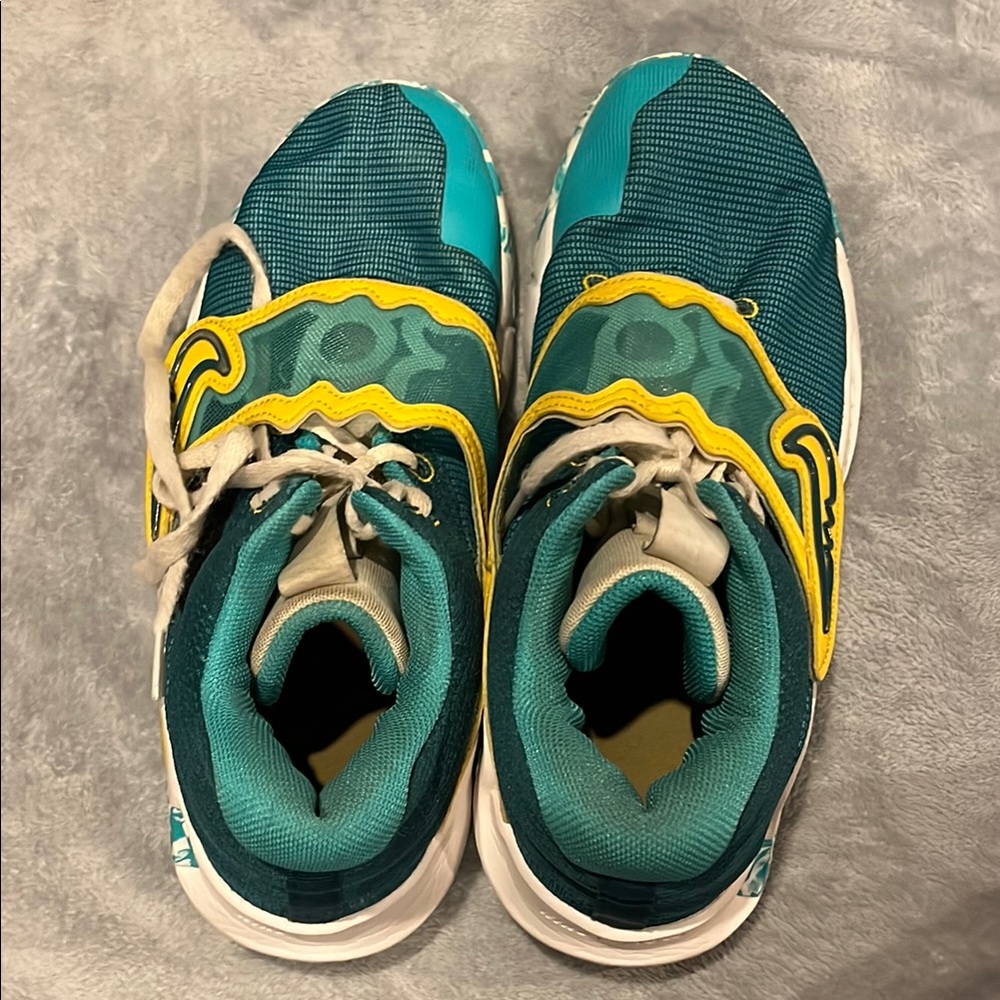 Mens Green and Yellow KD Trey 5